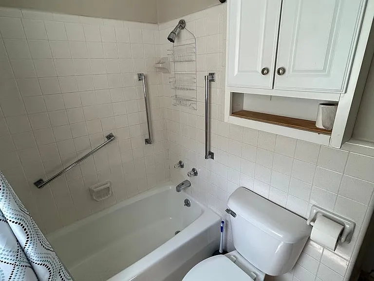 213 E Buford St — Photo 5