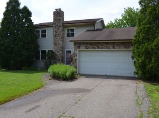 7 Rivendell Dr, Essex Junction, VT 05452