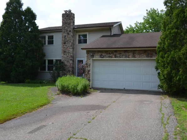 7 Rivendell Dr, Essex Junction, VT 05452