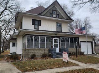 218 S 12th St, Sac City, IA 50583