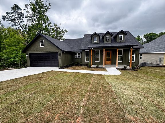 2nd image of 14 Dickenshire Dr