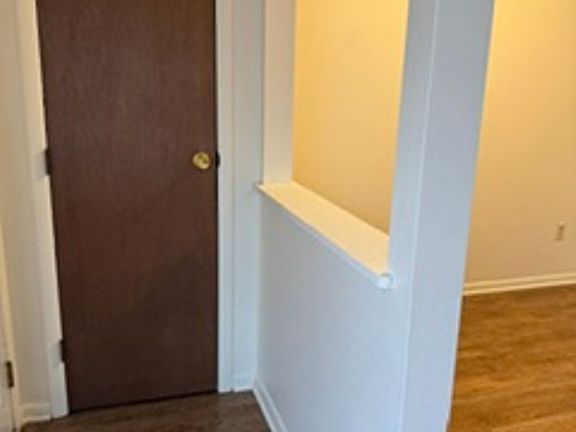 3rd image of 834 Sussex Pl