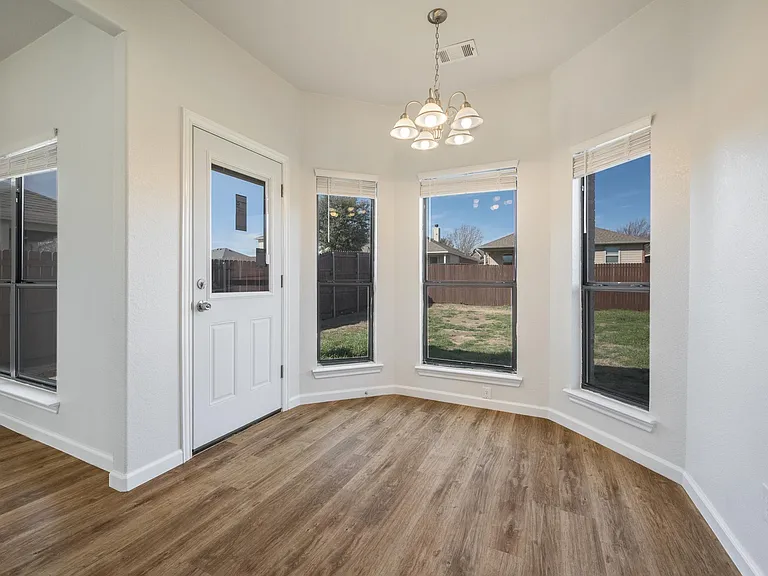 826 Hazels Way — Photo 11