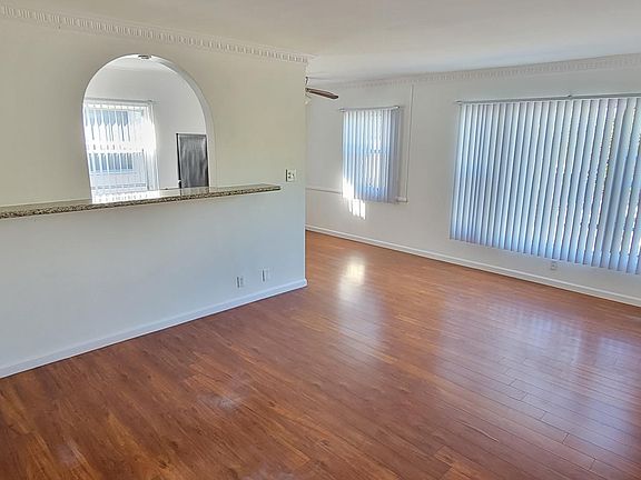 4th image of 6134 Alcott St #204