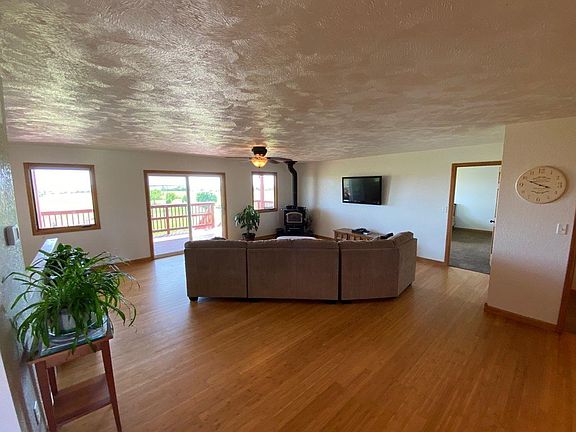 4th image of 71849 Maureen Dr