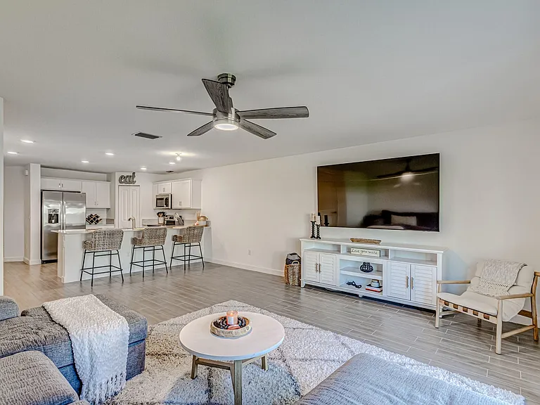 5007 Woods Edge Cir — Photo 15