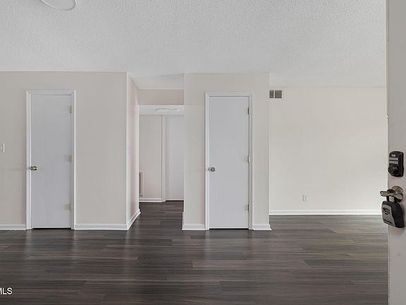 4th image of 107 Angeline Dr #5