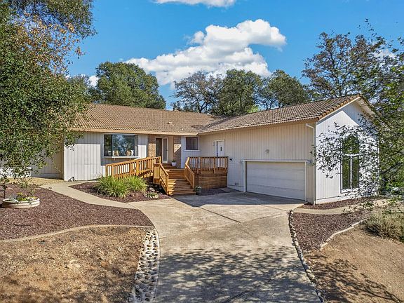 2nd image of 3068 Twin Oaks Rd
