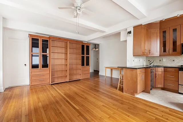 243 W End Ave #301 — Photo 3
