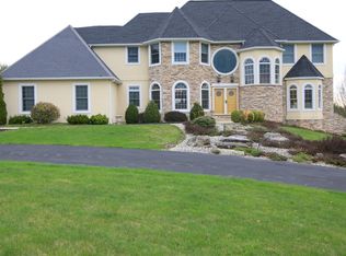 4211 W Wyndemere Cir, Schnecksville, PA 18078