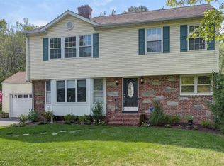 21 Lawrence Dr, Berkeley Heights, NJ 07922