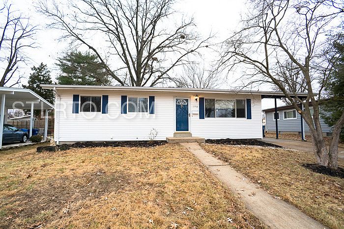 1st image of 290 Versailles Dr