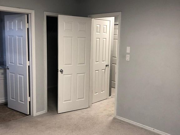 3rd image of 6835 Candelia Ave NW
