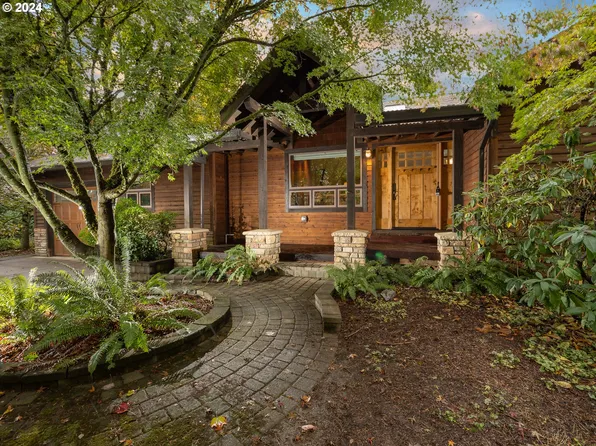 4004 NE Riverside Loop, McMinnville, OR 97128