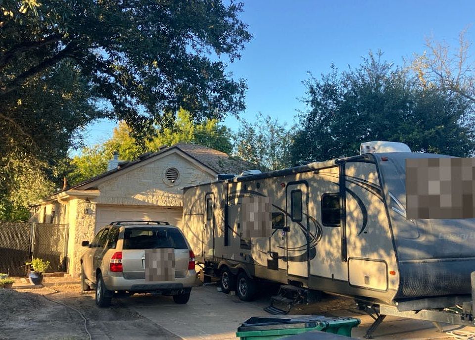 2nd image of 3310 Crystal Cir