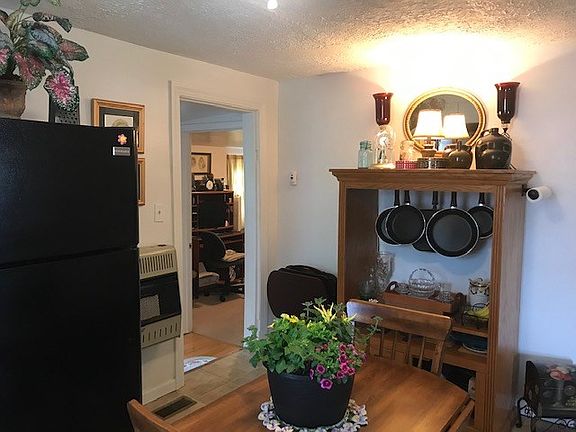 5th image of 211 Pine St