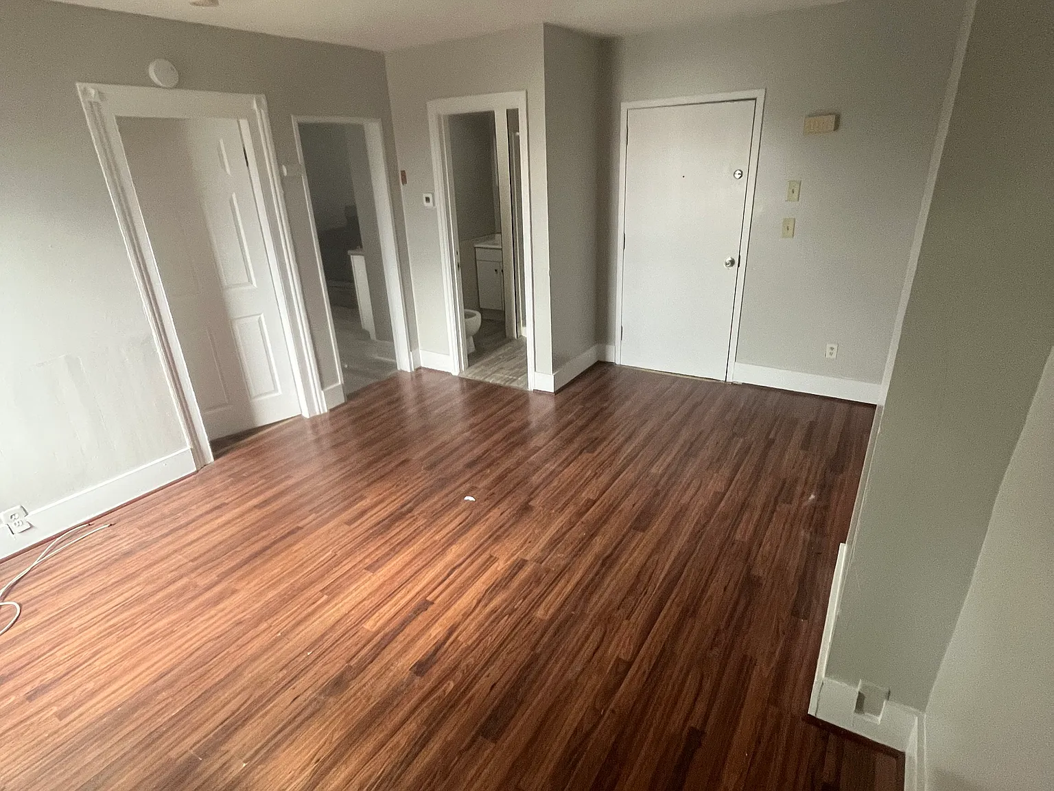 1 bed, 800 sqft, $1,600 — Photo 2