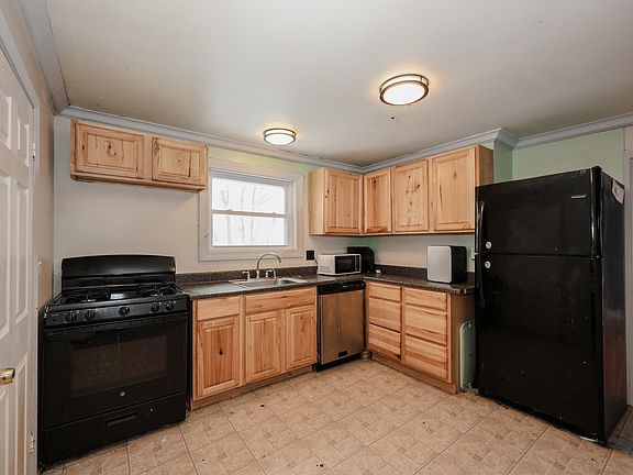 3rd image of 32 Norton Street