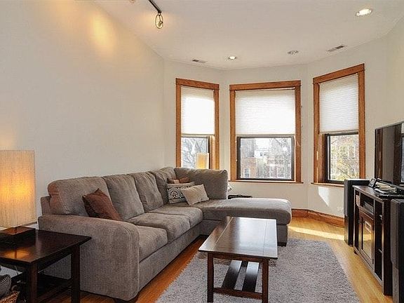 2nd image of 4851 N Winchester Ave APT 3