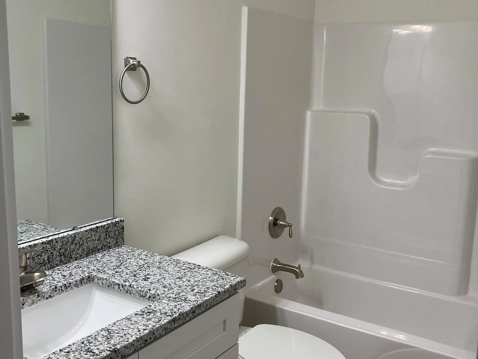 3 bed, 1520 sqft, $2,075 — Photo 4