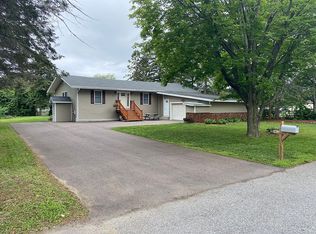 26 Tanglewood Dr, Colchester, VT 05446