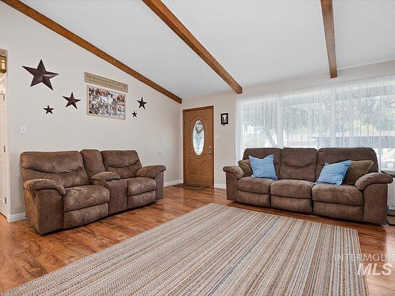5th image of 2272 Castle Dr