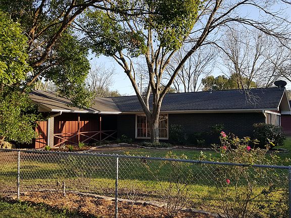 2nd image of 315 W Craymer Ave