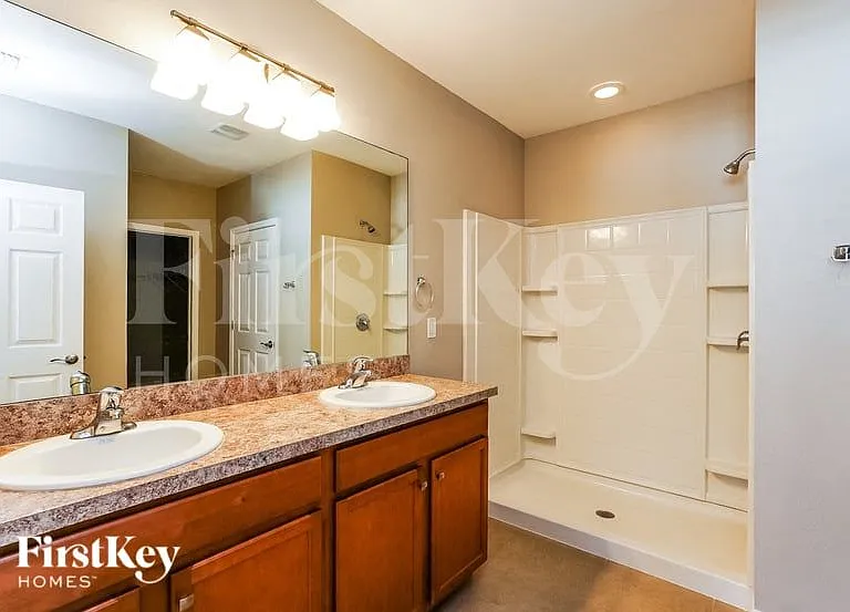 1402 NW Juanita Pl — Photo 9