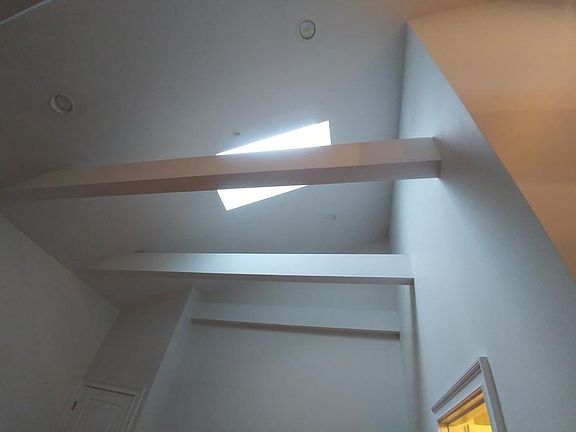 4th image of 60 Crompton Ave #2nd
