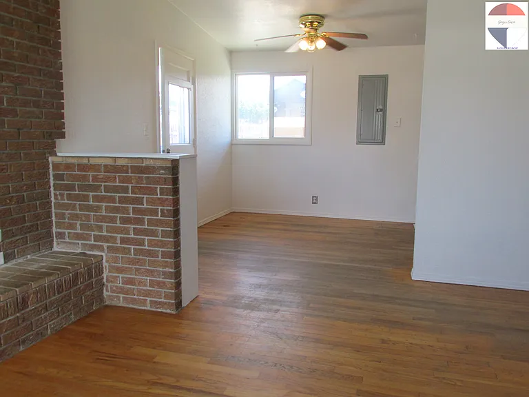 2925 Windsor Pl — Photo 3
