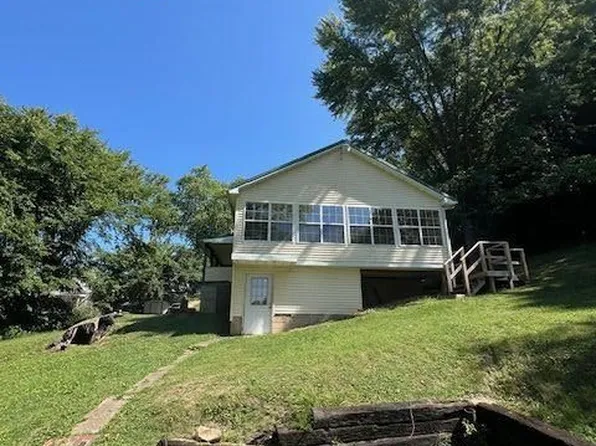 44 Republic Ave, Glouster, OH 45732