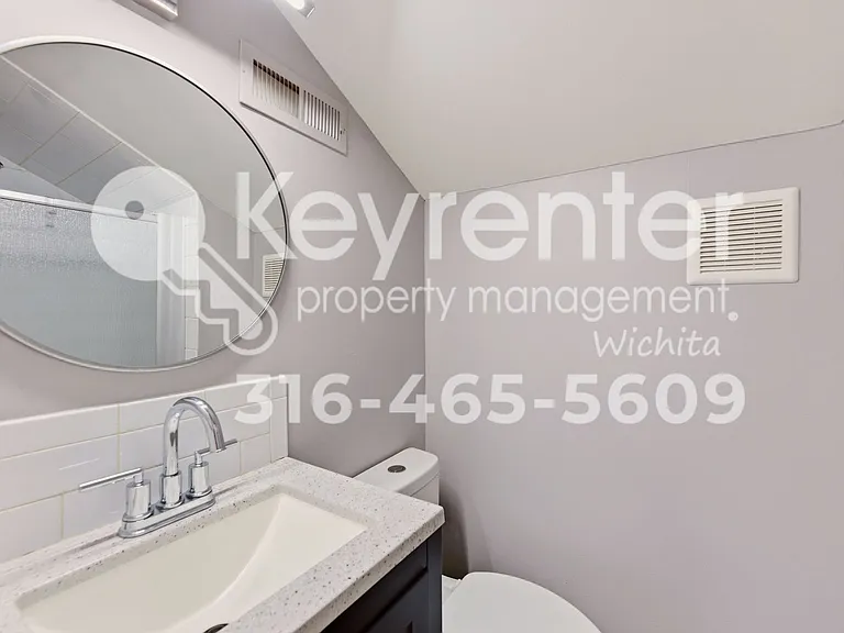338 1/2 N Holyoke Pl — Photo 8