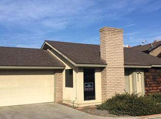 825 W Arlen Ct, Visalia, CA 93277