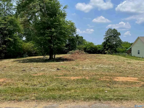 18 Robert Cir, Guntersville, AL 35976