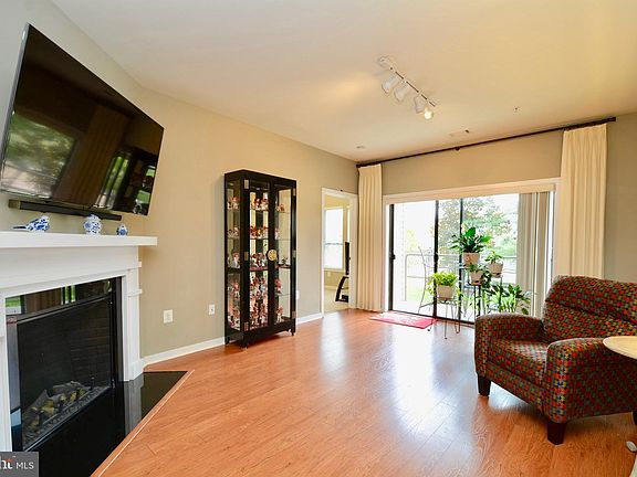 4th image of 8425 Peace Lily Ct APT 111