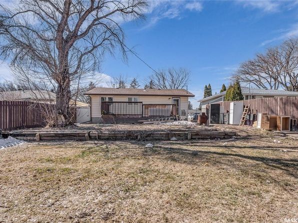 518 T AVENUE S, Saskatoon, SK S7M 3B4