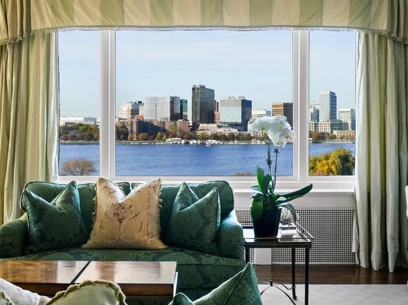 282 Beacon St #6, Boston, MA 02116