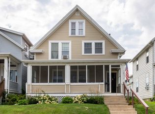 1081 Center Pl, Dubuque, IA 52001