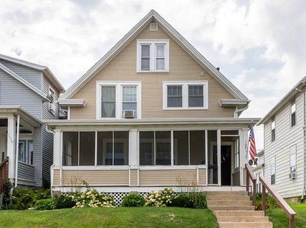 1081 Center Pl, Dubuque, IA 52001