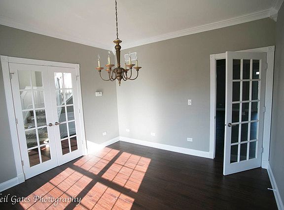 3rd image of 916 Butterfield Cir E