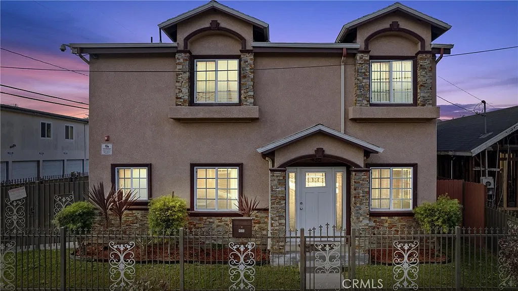 4 bed, 1856 sqft, $5,000 — Photo 1