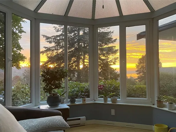 2559 Bermuda Pl W, Saanich, BC V8P 3G2