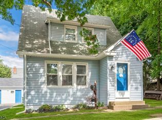 4 Sunderland Ave, Rutherford, NJ 07070