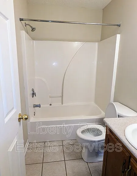 306 N Main St #2C — Photo 8