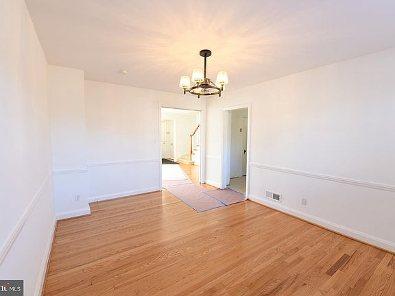 3rd image of 6002 Edmondson Ave