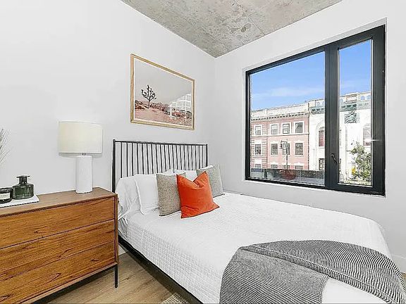 4th image of 815 Flatbush Ave #403