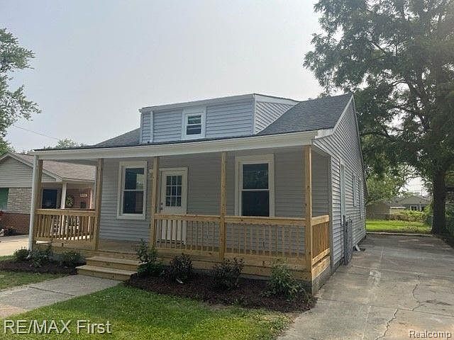 1st image of 4693 Universal St