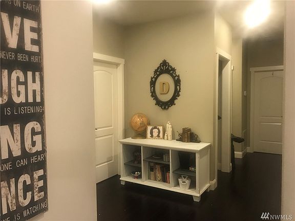 4th image of 1203 Daffodil Ave NE
