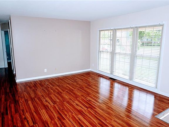 4th image of 3121 Braddock St