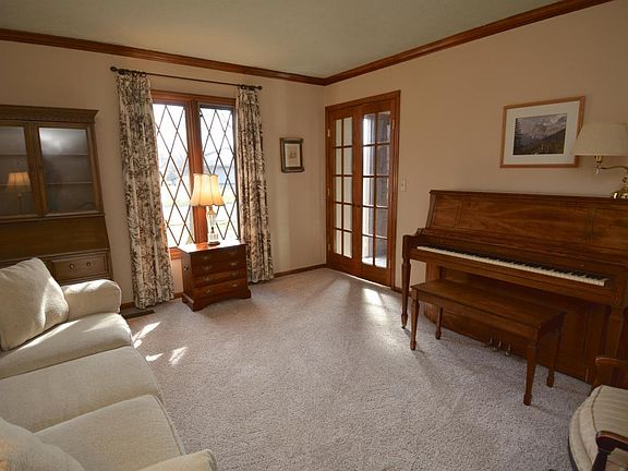 3rd image of 8227 Glencree Pl